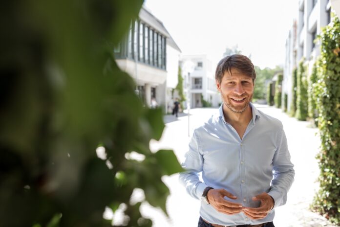 Mitarbeitergespräch Florian Pressler Portrait Foto