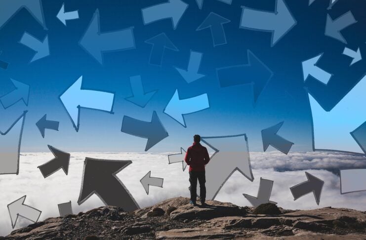 Horizontale Karriere statt Hierarchie: Wie Karriereentwicklung und New Work neue Wege beruflicher Entfaltung schaffen. Image by Gerd Altmann from Pixabay