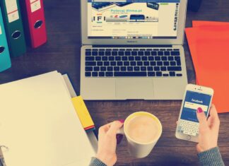 Motivation neu gedacht: Warum innere Antriebe stärker wirken als Bonuses und Titel Intrinsische Motivation und Arbeitsmotivation Bild von Firmbee auf Pixabay