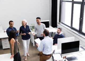 Führung ohne Angst: Wie Vertrauen Teams stärker macht Vertrauensbasierte Führung und Teamkultur Image by fahribaabdullah14 from Pixabay