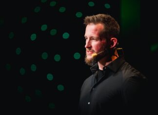 Echter Erfolg ist authentisch Authentizität authentisch leben authentische Führung Gerrit-Léon Callenberg. Bildcredits @ Patrick Reymann Momentesammler.pro Instagram