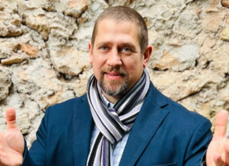 Karriere entsteht im Zusammenspiel Zusammenarbeit Karriere Teamdynamik im Unternehmen Klaus Raidl by Anita Raidl